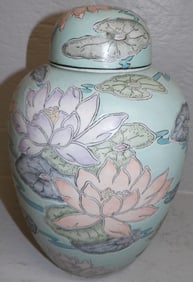 Chinese Painted Porcelain Lotus Flower Decorated Covered Jar
