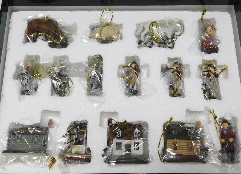 Lang & Wise Williamsburg Ornaments (1 of 7)