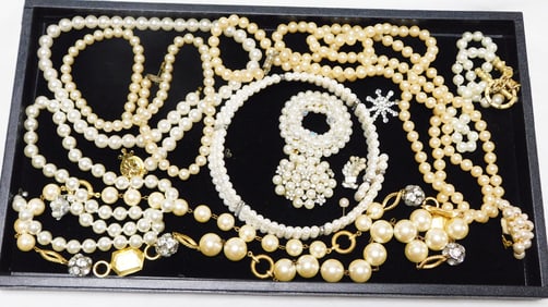 Lot Costumes Jewelry