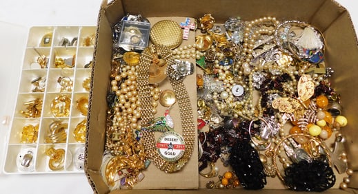 Lot Costume Jewelry