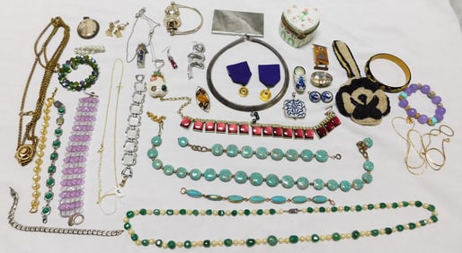 Lot Costume Jewelry