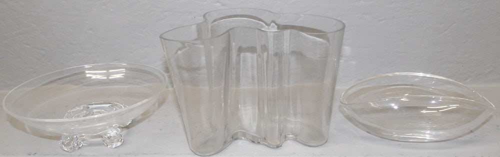 Two Signed Steuben Crystal Bowls & Signed Alvar Aalto Crystal Vase: Two Signed Steuben Crystal Bowls & Signed Alvar Aalto Crystal Vase. Up to 6 1/4" H 8" W ALL DESCRIPTIONS AND ANY CONDITION STATEMENT GIVEN BY LANGSTON AUCTION GALLERY ARE STRICTLY OPINIONS AND LANGSTO