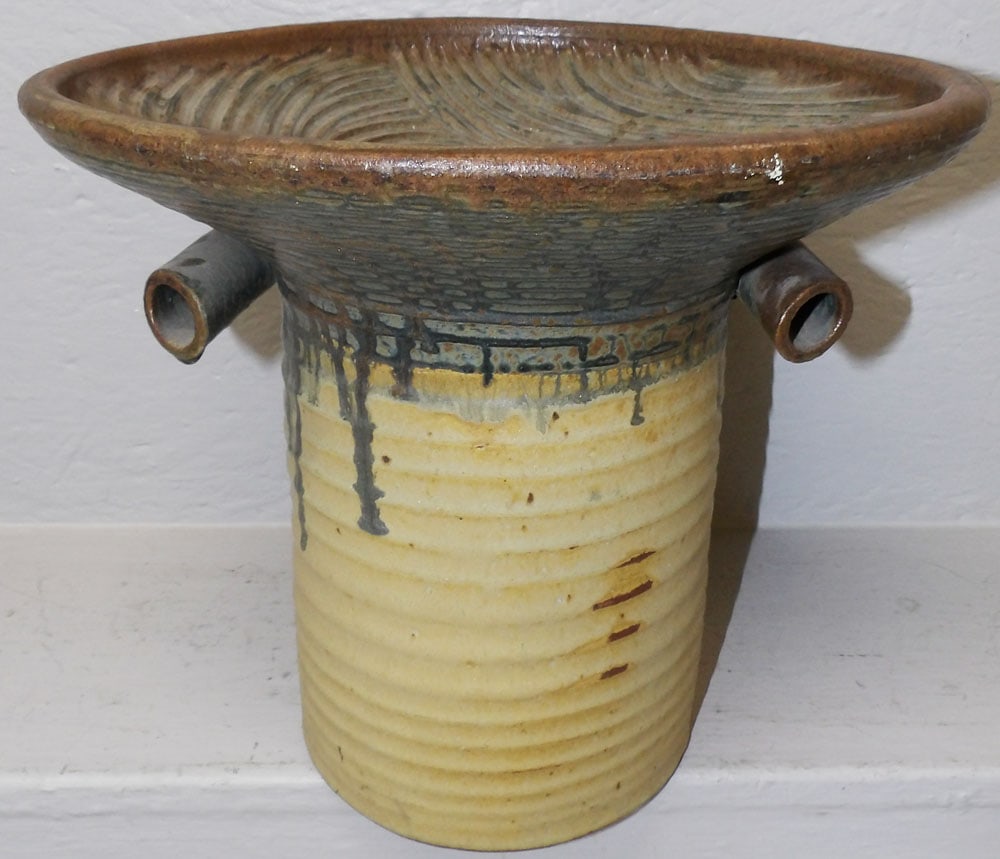 Signed Pottery Vase : Signed Pottery Vase . 12 1/4" H 14" Dia. ALL DESCRIPTIONS AND ANY CONDITION STATEMENT GIVEN BY LANGSTON AUCTION GALLERY ARE STRICTLY OPINIONS AND LANGSTON'S SHALL HAVE NO RESPONSIBILITY FOR ERRORS OR