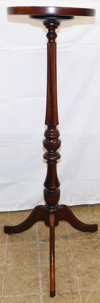 Mahogany Fern Stand : Mahogany Fern Stand . 40 3/4" H 19" Dia. ALL DESCRIPTIONS AND ANY CONDITION STATEMENT GIVEN BY LANGSTON AUCTION GALLERY ARE STRICTLY OPINIONS AND LANGSTON'S SHALL HAVE NO RESPONSIBILITY FOR ERRORS OR 