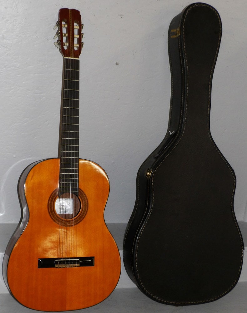 Drifter Classical C5 Six String Acoustic Guitar in Case (1 of 6)