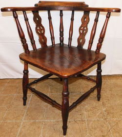 19th Century Elm Wood Corner Chair