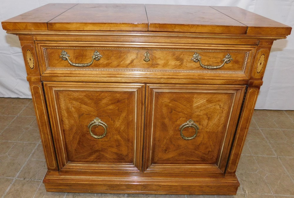 Walnut Fold Over Top Bar Cabinet By Bernhardt: Walnut Fold Over Top Bar Cabinet By Bernhardt. 33 1/2" H 38 1/4" W 20" D ALL DESCRIPTIONS AND ANY CONDITION STATEMENT GIVEN BY LANGSTON AUCTION GALLERY ARE STRICTLY OPINIONS AND LANGSTON'S SHALL HAVE