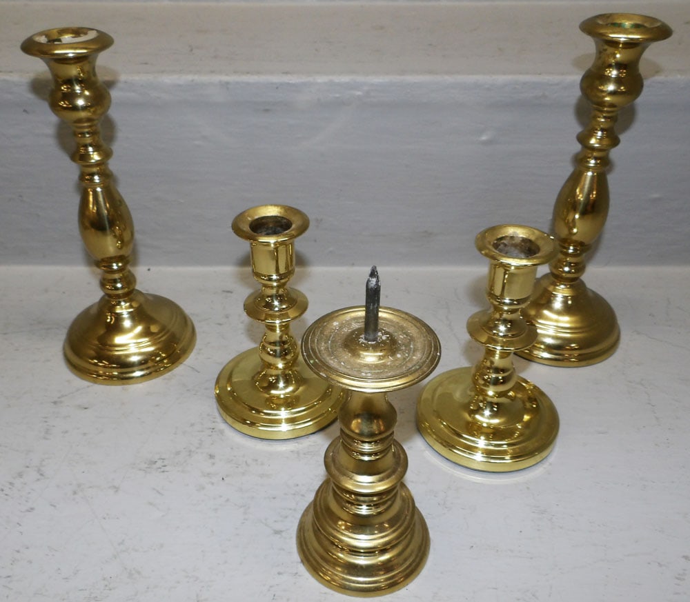 Lot Five Brass Virginia Metalcrafters & Baldwin Candlesticks: Lot Five Brass Virginia Metalcrafters & Baldwin Candlesticks. 8" H 3 1/2" Dia. ALL DESCRIPTIONS AND ANY CONDITION STATEMENT GIVEN BY LANGSTON AUCTION GALLERY ARE STRICTLY OPINIONS AND LANGSTON'S SHALL