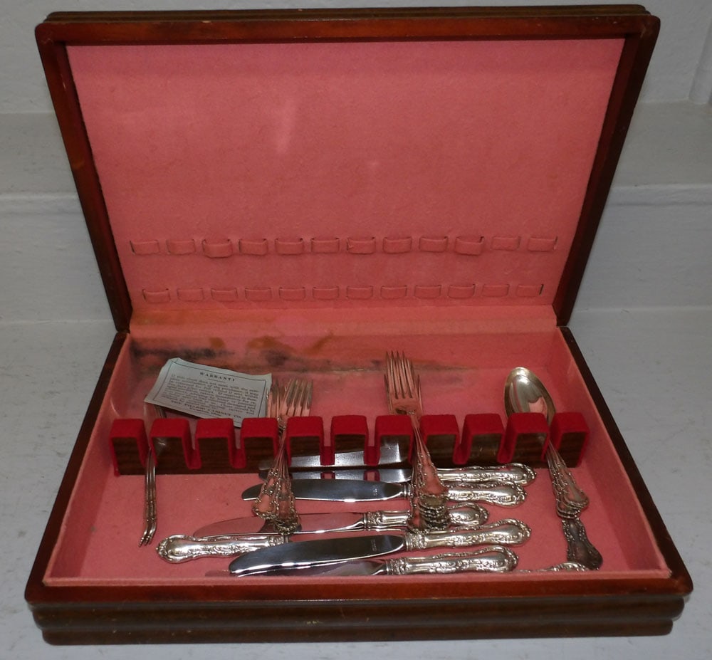 29 Pieces of Sterling Flatware by Wallace - 30.36 ozt (1 of 5)