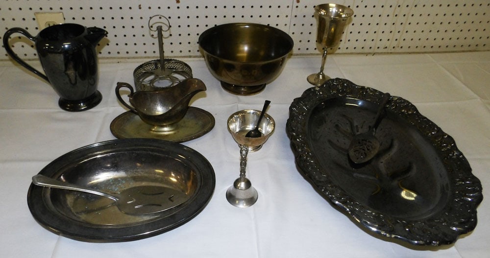Lot Silver Plate Items: Lot Silver Plate Items. 17 1/2" x 12 1/4" "ALL DESCRIPTIONS AND ANY CONDITION STATEMENT GIVEN BY LANGSTON AUCTION GALLERY ARE STRICTLY OPINIONS AND LANGSTON'S SHALL HAVE NO RESPONSIBILITY FOR ERRORS O