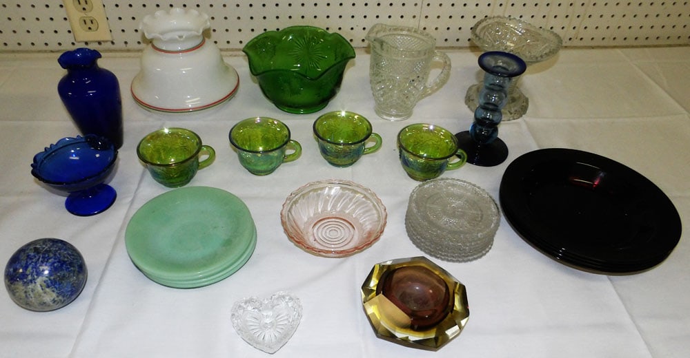 Lot Art Glass & Mixed Colored Glass Items (1 of 3)