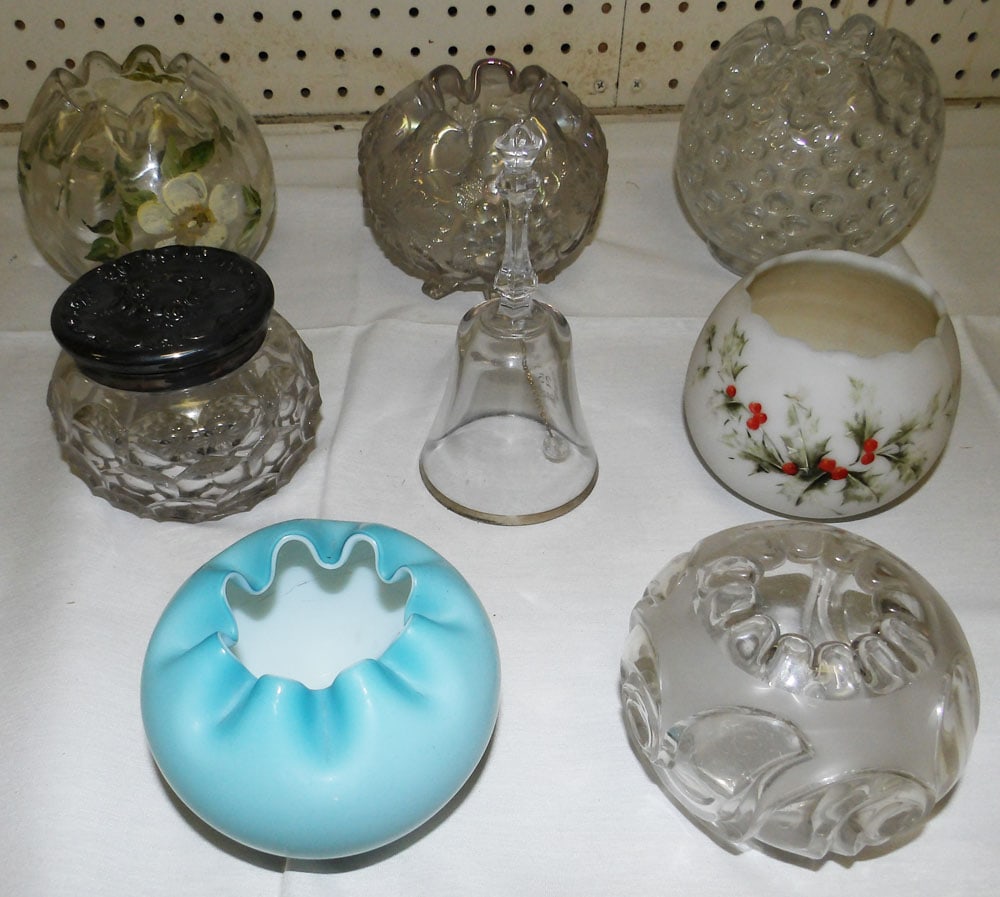 Lot Rose Bowls - Powder Jar: Lot Rose Bowls - Powder Jar. 4 1/2" H 5" Dia "ALL DESCRIPTIONS AND ANY CONDITION STATEMENT GIVEN BY LANGSTON AUCTION GALLERY ARE STRICTLY OPINIONS AND LANGSTON'S SHALL HAVE NO RESPONSIBILITY FOR ERROR