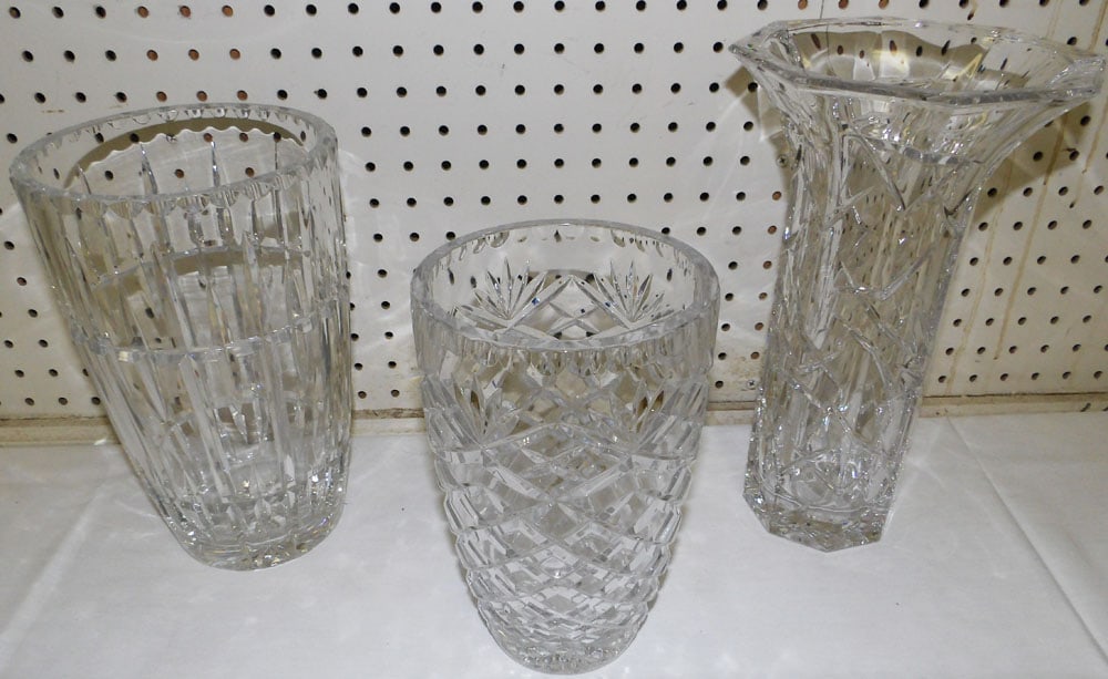 Lot Crystal Vases: Lot Crystal Vases. 11 1/2" X 6 1/2" "ALL DESCRIPTIONS AND ANY CONDITION STATEMENT GIVEN BY LANGSTON AUCTION GALLERY ARE STRICTLY OPINIONS AND LANGSTON'S SHALL HAVE NO RESPONSIBILITY FOR ERRORS OR OMIS