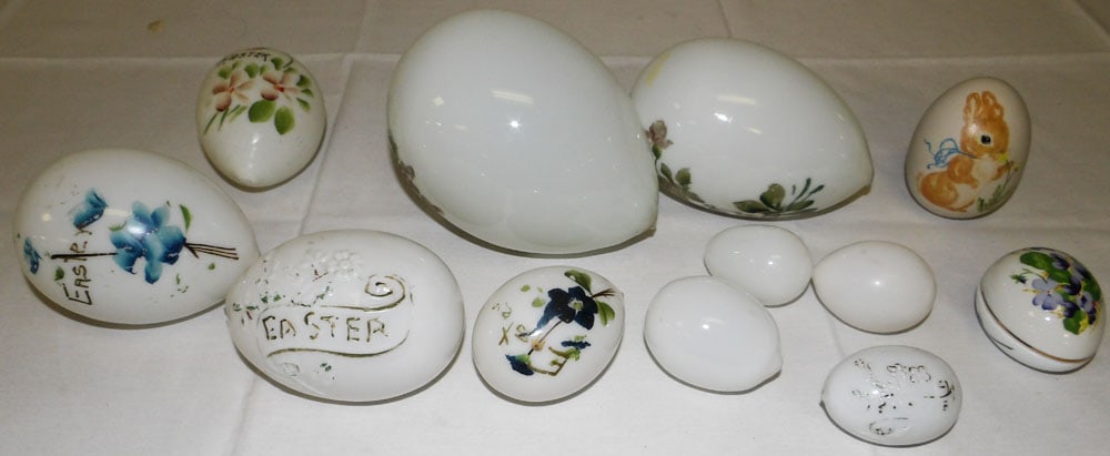 Lot Painted Milk Glass Eggs (1 of 3)