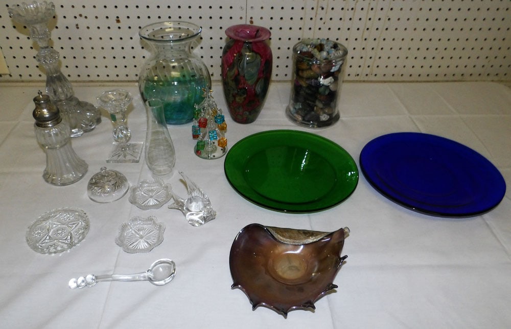 Lot Art Glass & Mixed Colored Glass Items (1 of 3)