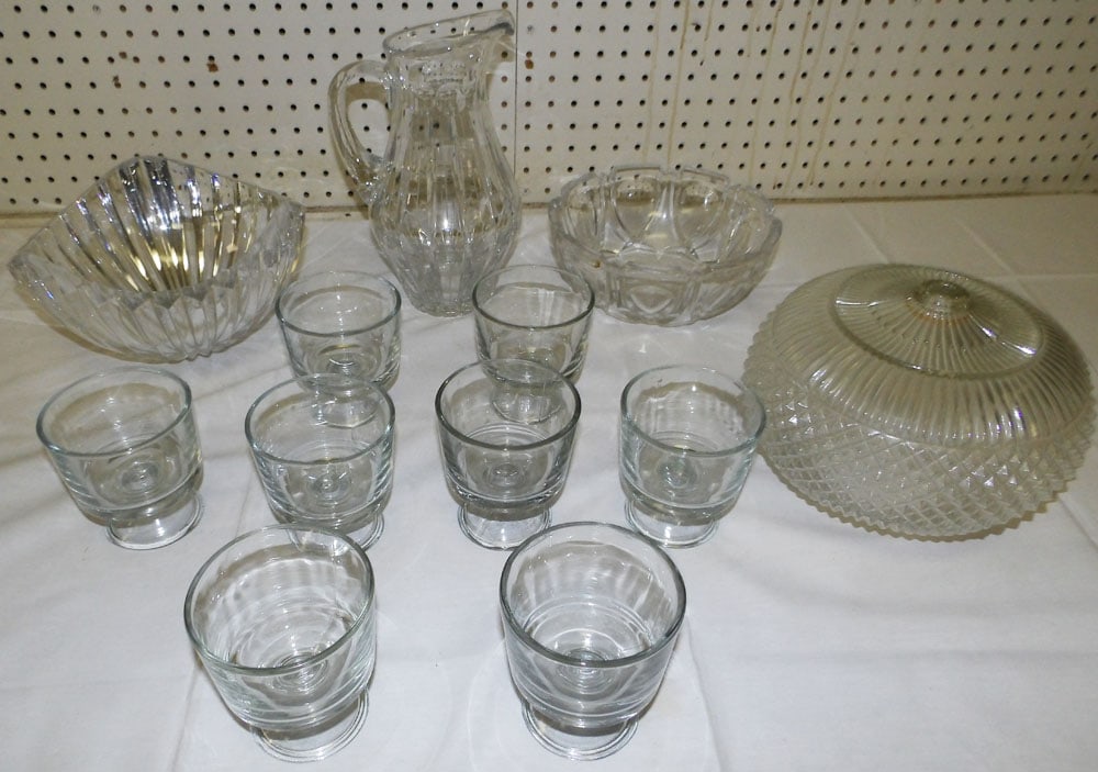 Lot Glass Items: Lot Glass Items. 10 1/2" H 5 1/2" Dia "ALL DESCRIPTIONS AND ANY CONDITION STATEMENT GIVEN BY LANGSTON AUCTION GALLERY ARE STRICTLY OPINIONS AND LANGSTON'S SHALL HAVE NO RESPONSIBILITY FOR ERRORS OR OM