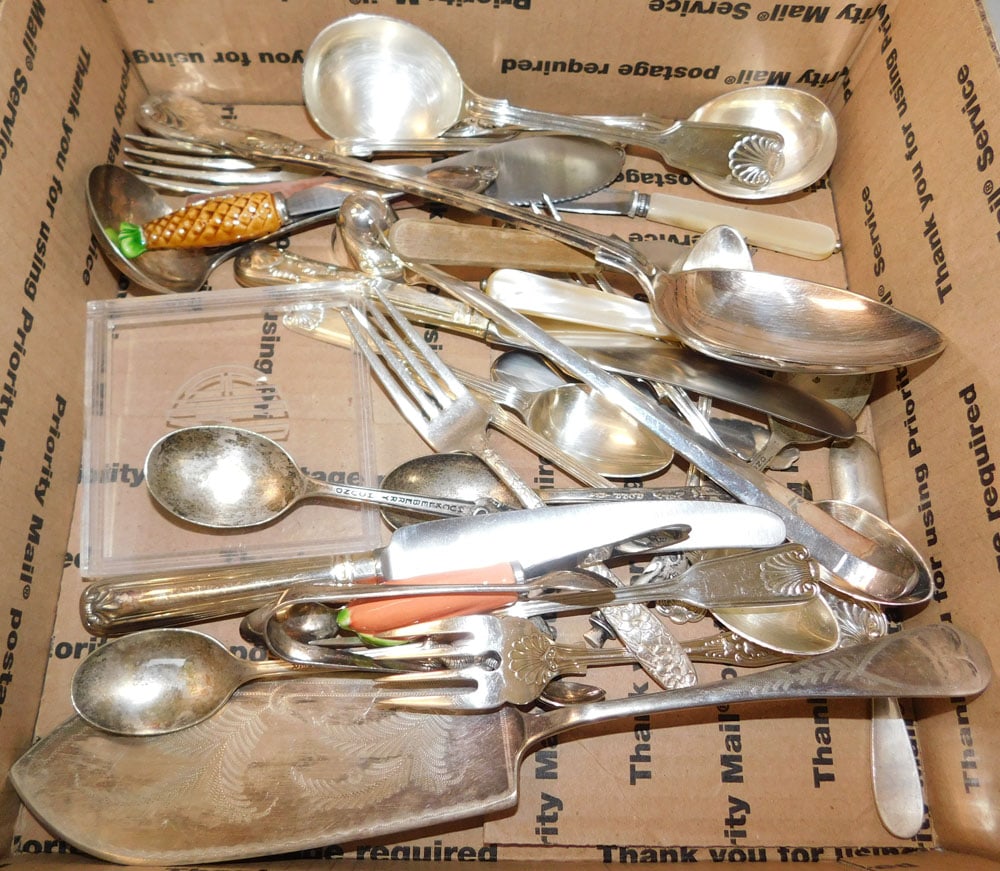 Lot Silver Plate Flatware (1 of 1)