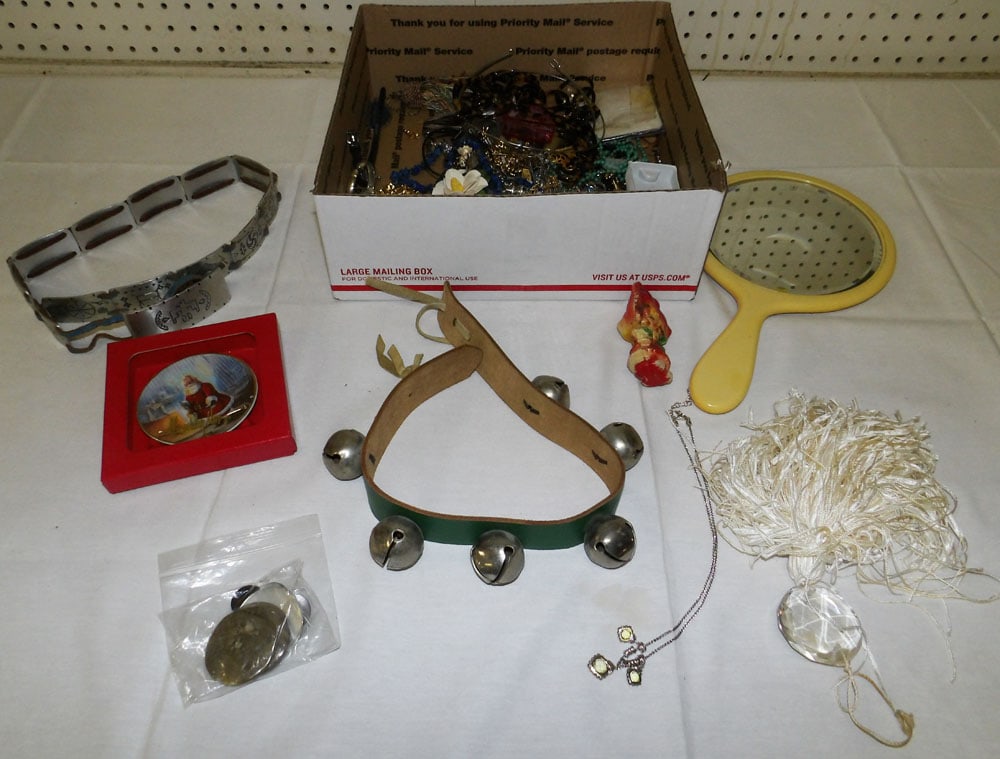 Lot Costume Jewelry - Misc. Housewares (1 of 6)