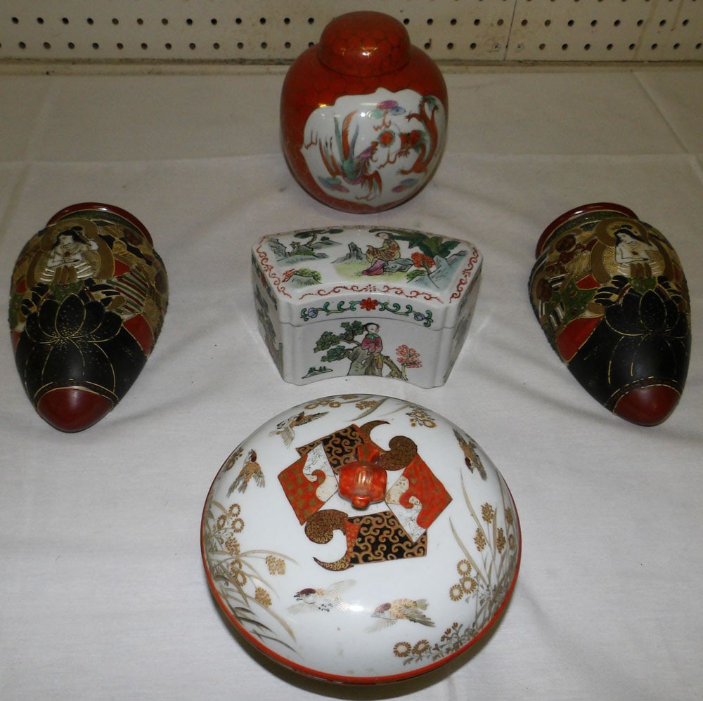 Lot Oriental Porcelain Items (1 of 5)
