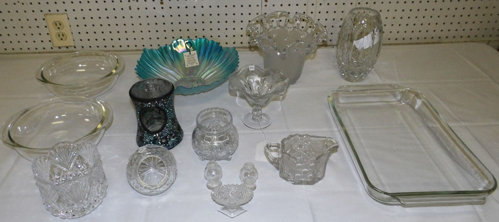 Lot Glass Items (1 of 7)