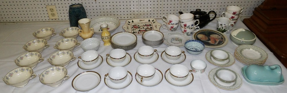 Lot Porcelain Items (1 of 8)