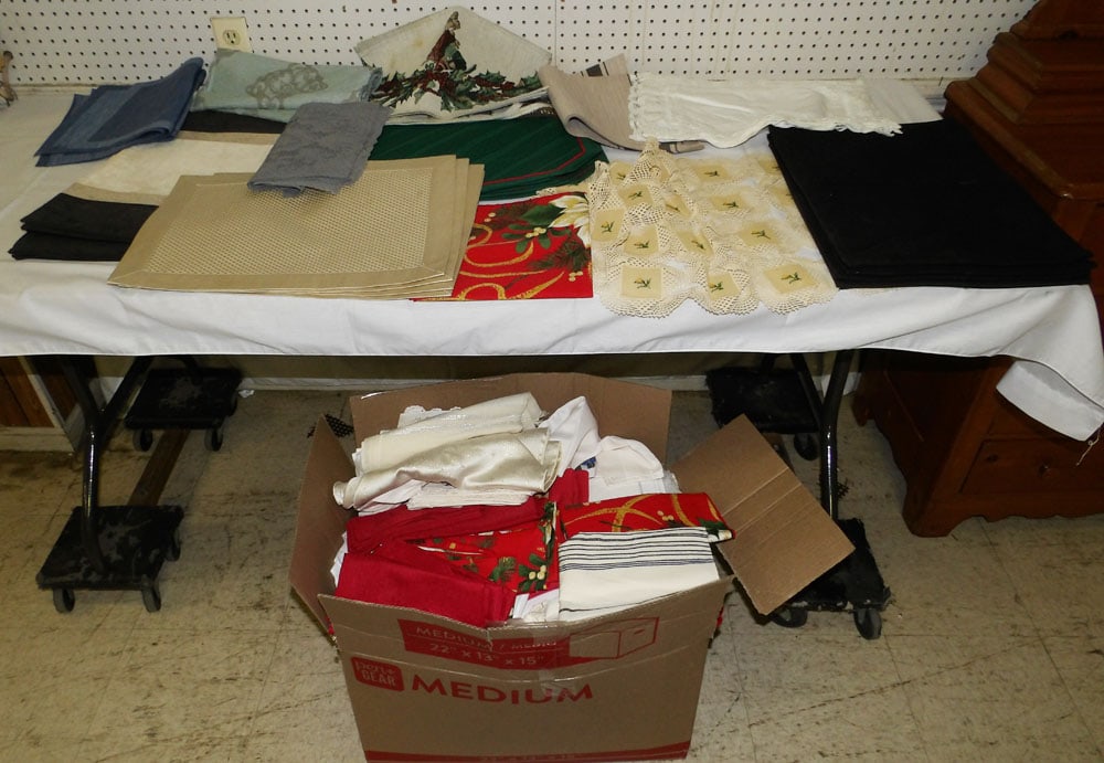 Lot Linens: Lot Linens. 21" X 15" "ALL DESCRIPTIONS AND ANY CONDITION STATEMENT GIVEN BY LANGSTON AUCTION GALLERY ARE STRICTLY OPINIONS AND LANGSTON'S SHALL HAVE NO RESPONSIBILITY FOR ERRORS OR OMISSIONS. THE ABS