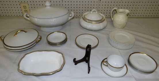 Lot Porcelain Items