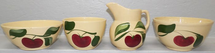 Four Pieces of Watt Apple Pottery