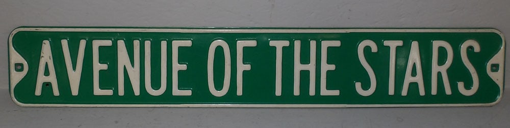 Painted Metal Sign (1 of 2)