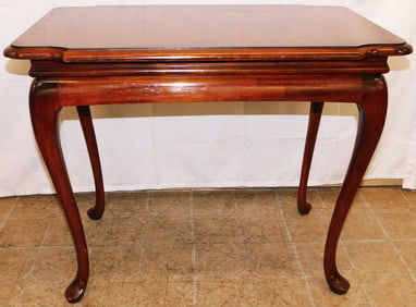 Cherry Queen Anne Style Tea Table with Pull Out Slides