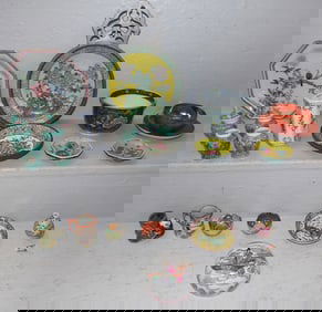 Lot of Oriental Porcelain Items