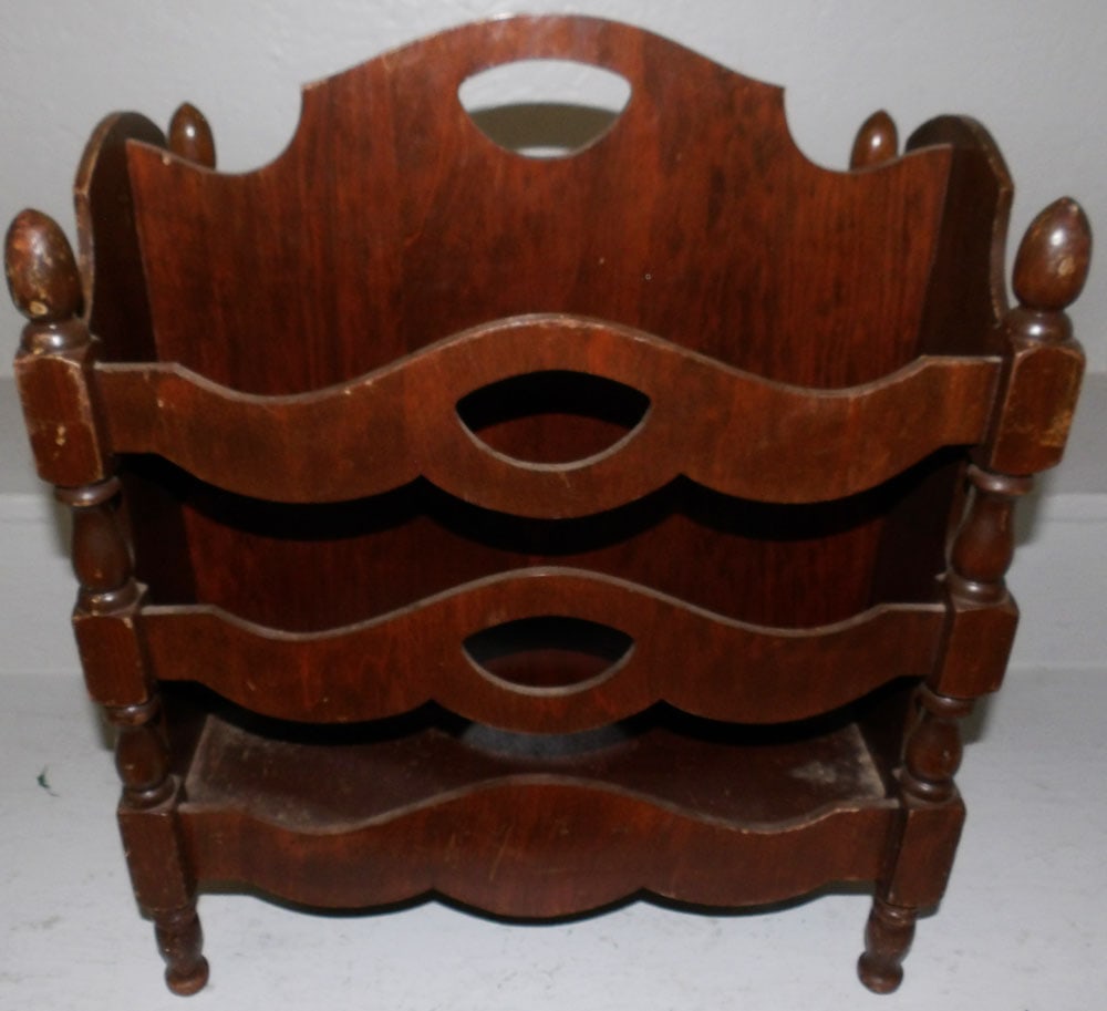 Antique Walnut Magazine Stand: Antique Walnut Magazine Stand . 18 1/2" H 16" W 10" D "ALL DESCRIPTIONS AND ANY CONDITION STATEMENT GIVEN BY LANGSTON AUCTION GALLERY ARE STRICTLY OPINIONS AND LANGSTON'S SHALL HAVE NO RESPONSIBILITY