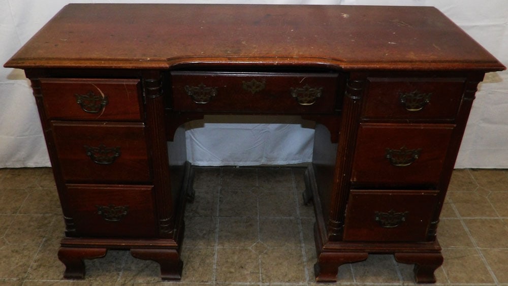 Mahogany Ladies Desk (1 of 7)