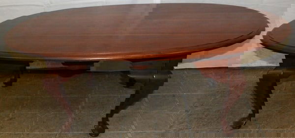 Cherry Oval Queen Anne Style Coffee Table