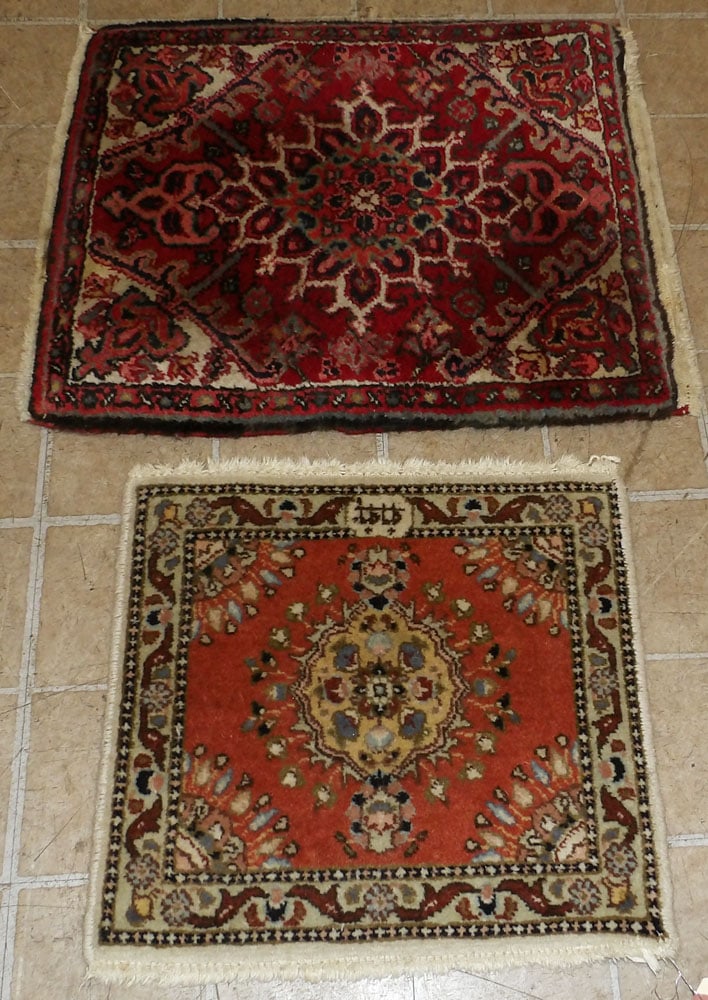 2' 1 x 1' 9" & 1' 7" x 1' 8" Throw Rugs (1 of 3)