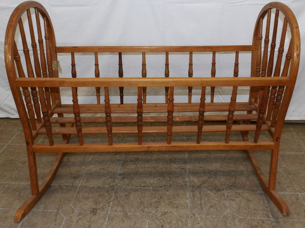 Antique Oak Cradle (1 of 2)