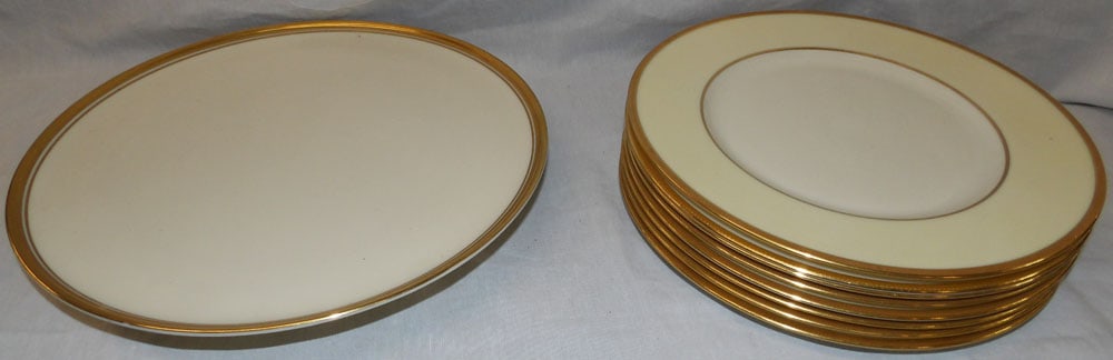 Eight Lenox " Windsor" & " Bellaire " Porcelain Plates - One Lenox Cake stand (1 of 4)