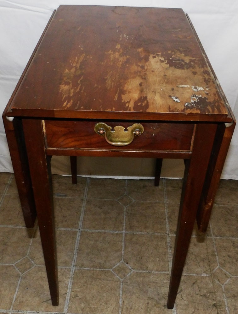 Cherry Drop Leaf Table with One Drawer (1 of 7)