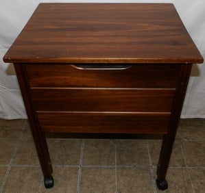 Lift Top Pine Stand On Wheels