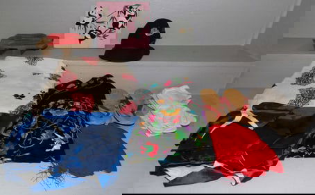 Lot Oriental Shoes- Hats - Textiles