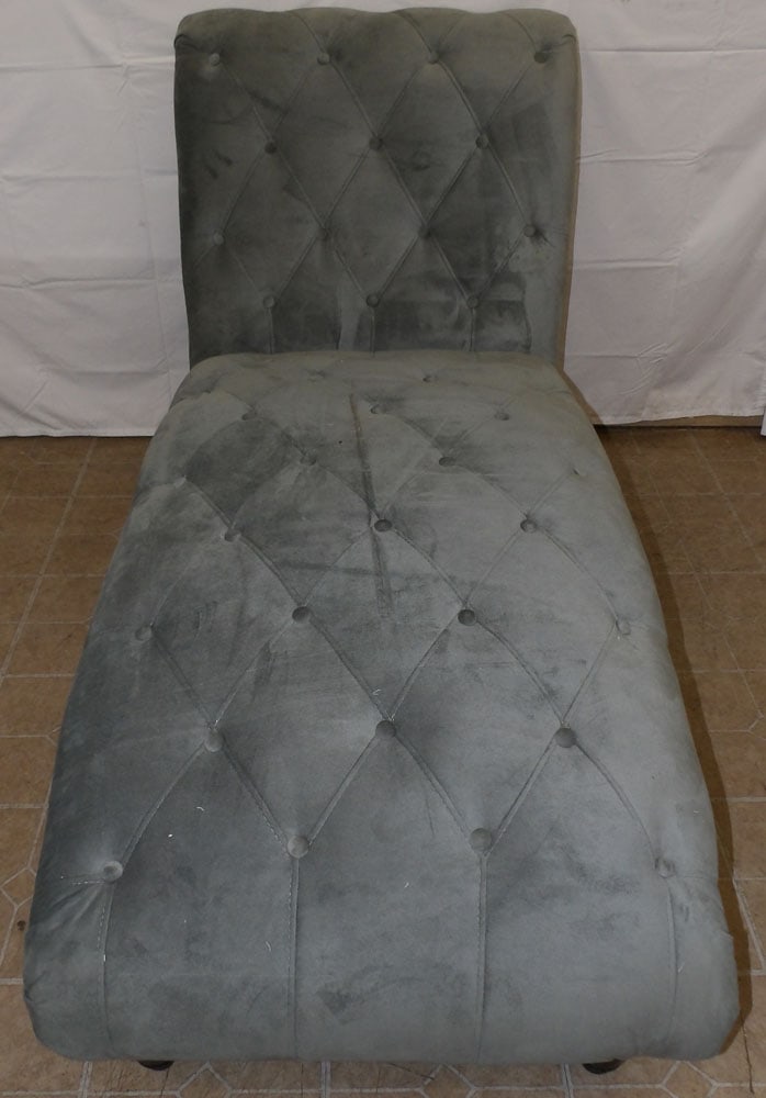 Upholstered Chaise Lounge: Upholstered Chaise Lounge . 38" H 68" W 29" D "ALL DESCRIPTIONS AND ANY CONDITION STATEMENT GIVEN BY LANGSTON AUCTION GALLERY ARE STRICTLY OPINIONS AND LANGSTON'S SHALL HAVE NO RESPONSIBILITY FOR ERRO