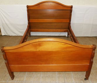 Antique Cherry Full Size Bed with Rails