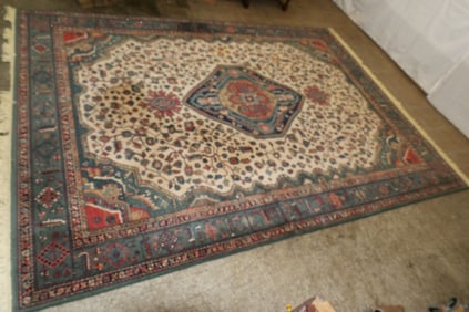 11' x 17' Machine Made Rug