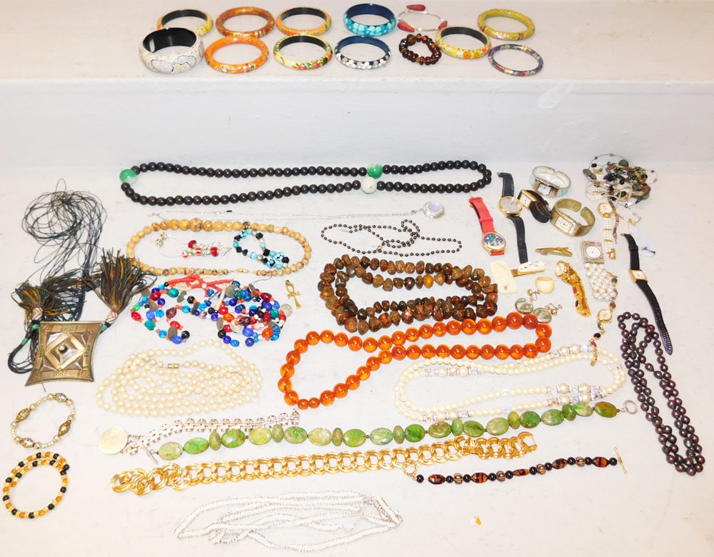 Lot of Costume Jewelry (1 of 7)
