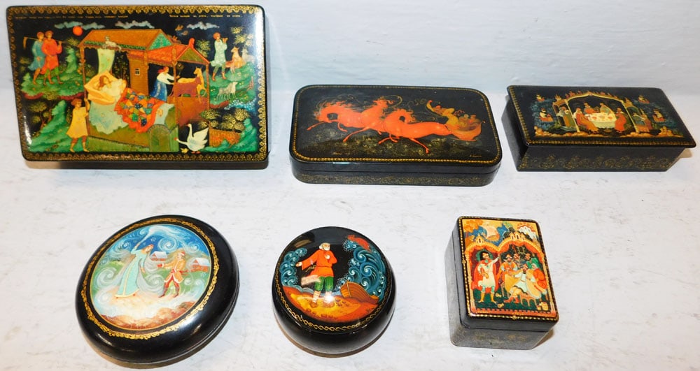 Lot of Russian Lacquered & Paint Decorated Boxes (1 of 5)