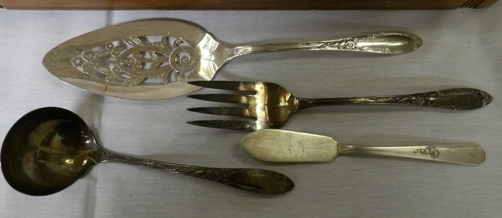 Lot Silver Plate Flatware In Walnut Box - 4