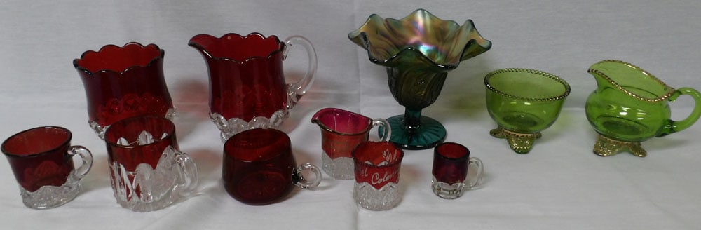 Lot Colored Glass Items (1 of 8)