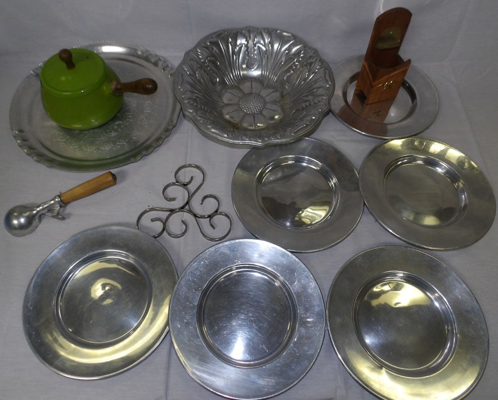 Lot Aluminum Items - 2