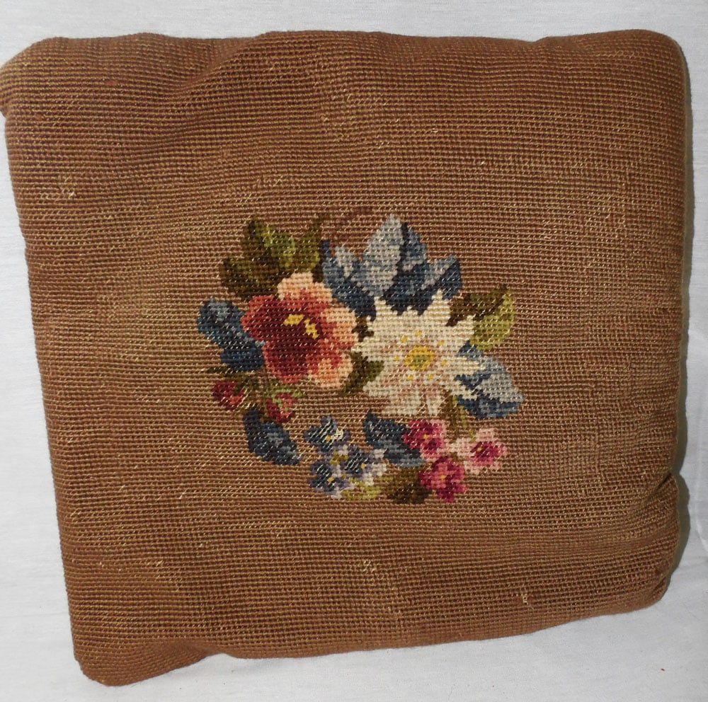 Lot Needlepoint Pillows - Candlesticks - 4