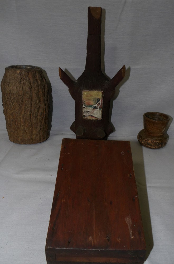 Lot Decanter - Jar- Wood Items (1 of 3)